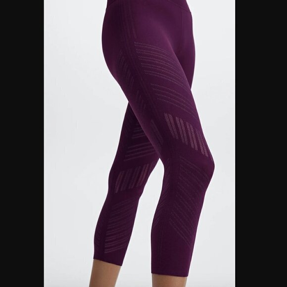 Fabletics Eggplant Ultra High-Waisted SculptKnit Deco Capri Cropped Leggings S - Picture 1 of 7